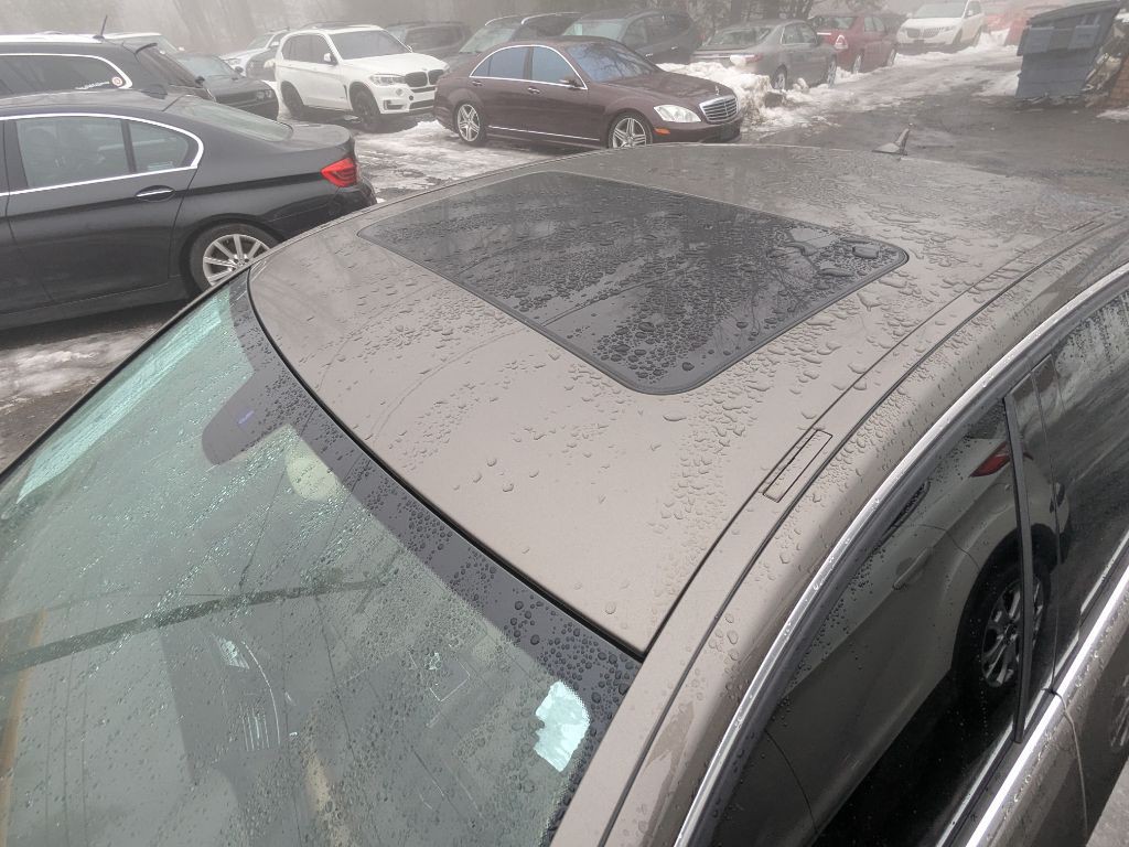 2010 Mercedes-Benz E-Class Image 6