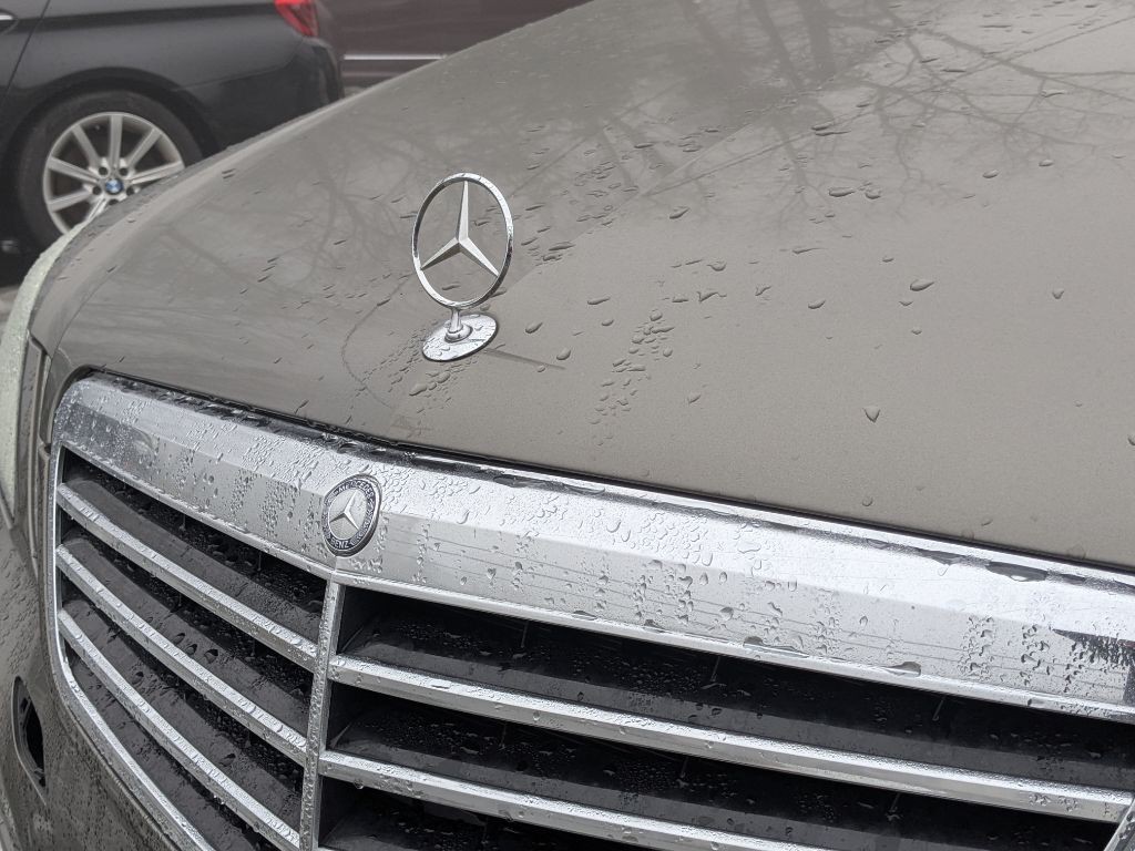 2010 Mercedes-Benz E-Class Image 7