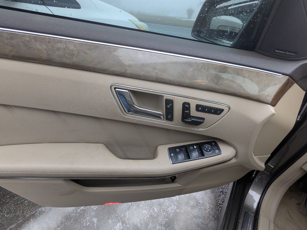 2010 Mercedes-Benz E-Class Image 10