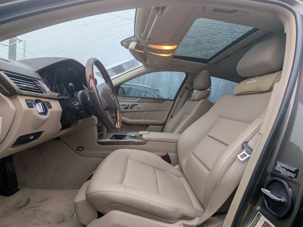 2010 Mercedes-Benz E-Class Image 11