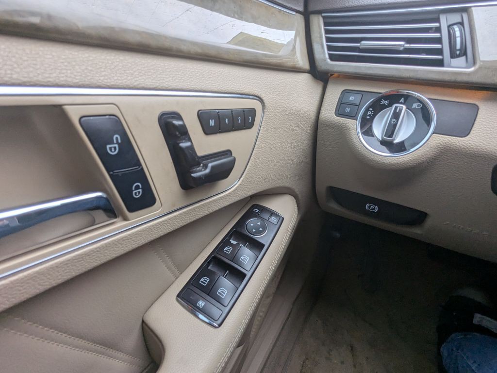 2010 Mercedes-Benz E-Class Image 15