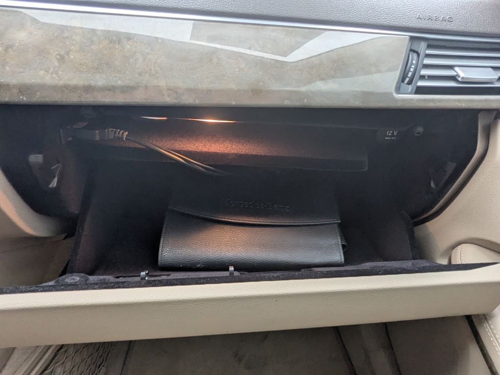 2010 Mercedes-Benz E-Class Image 22