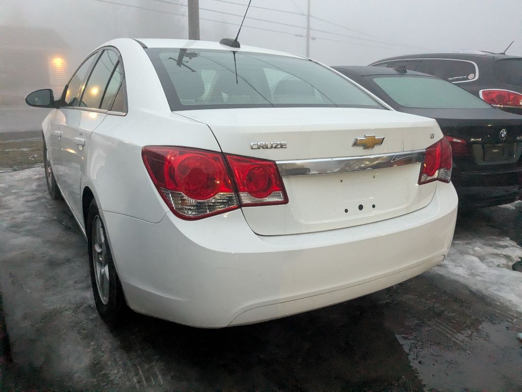 2016 Chevrolet Cruze Image 3