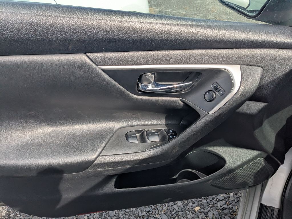 2016 Nissan Altima Image 5