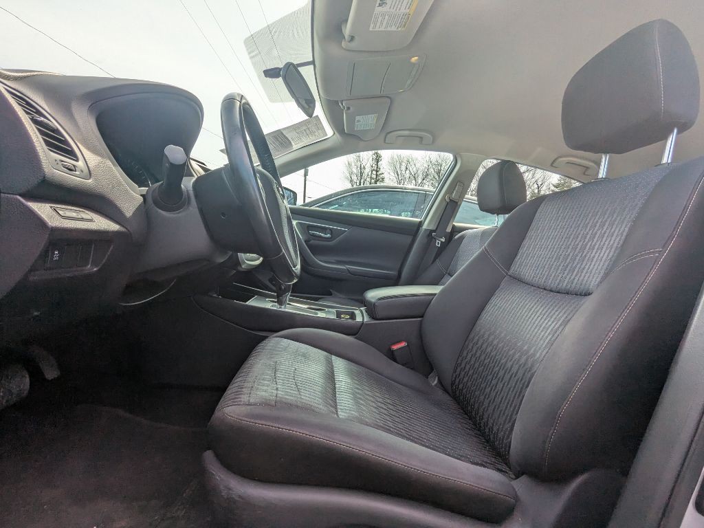 2016 Nissan Altima Image 6