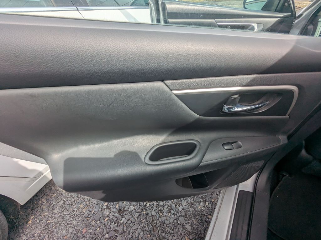 2016 Nissan Altima Image 7