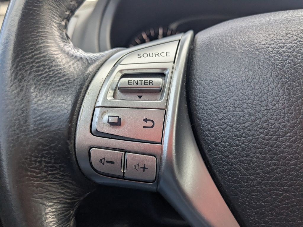 2016 Nissan Altima Image 10