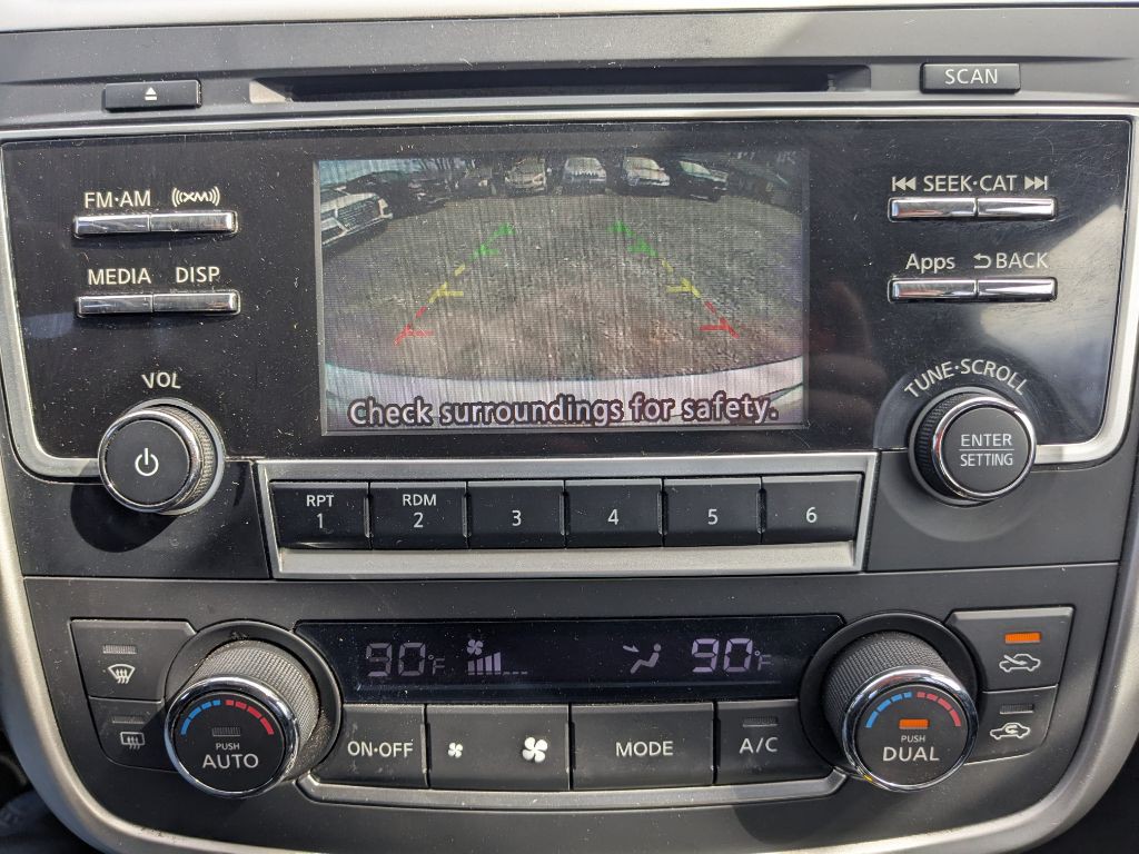 2016 Nissan Altima Image 14