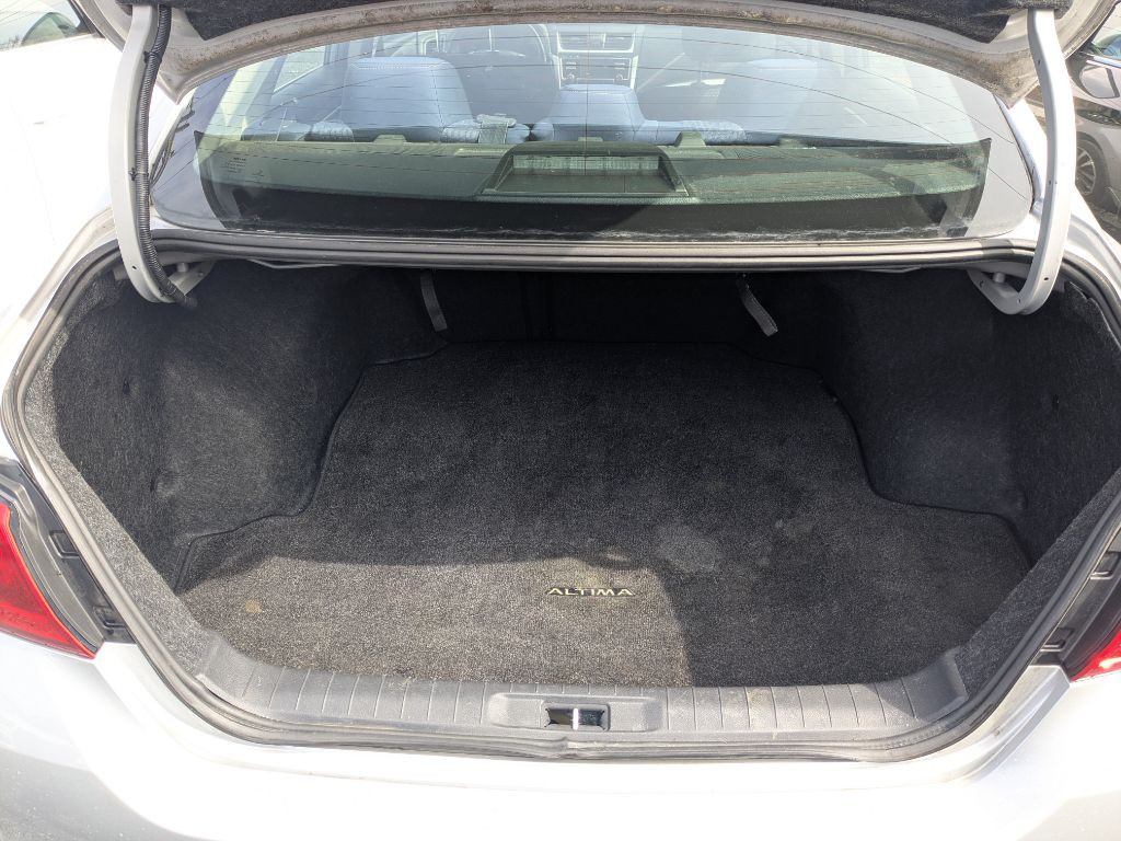 2016 Nissan Altima Image 17