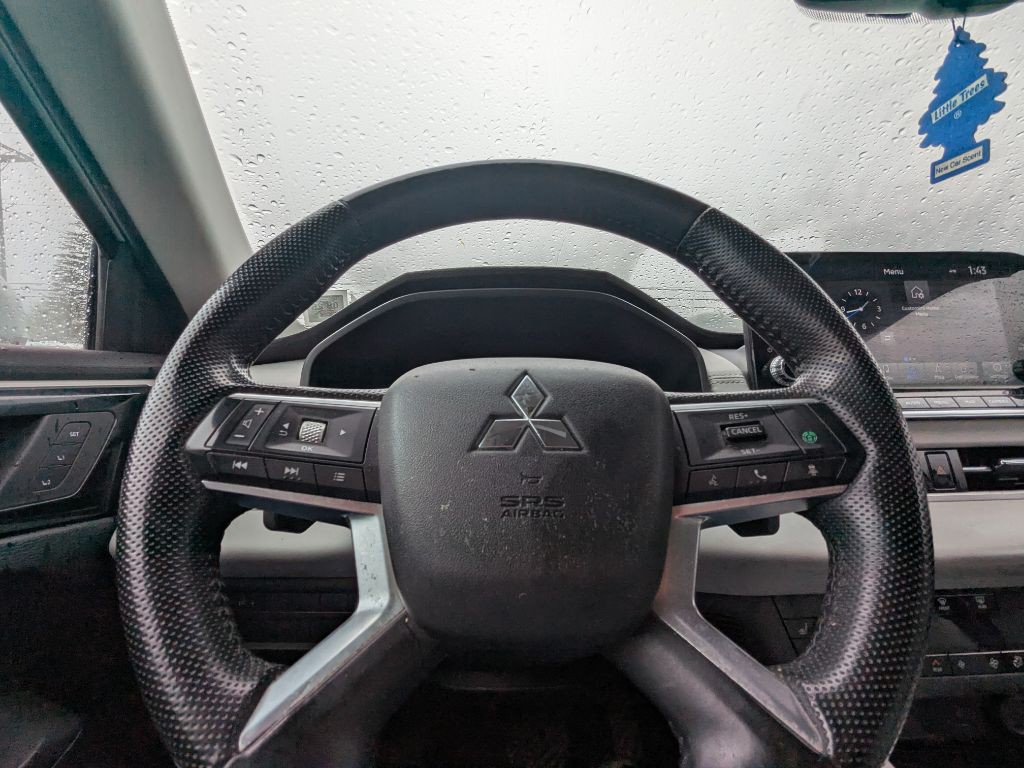 2022 Mitsubishi Outlander Image 10