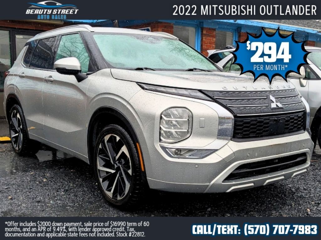 2022 Mitsubishi Outlander Image 1