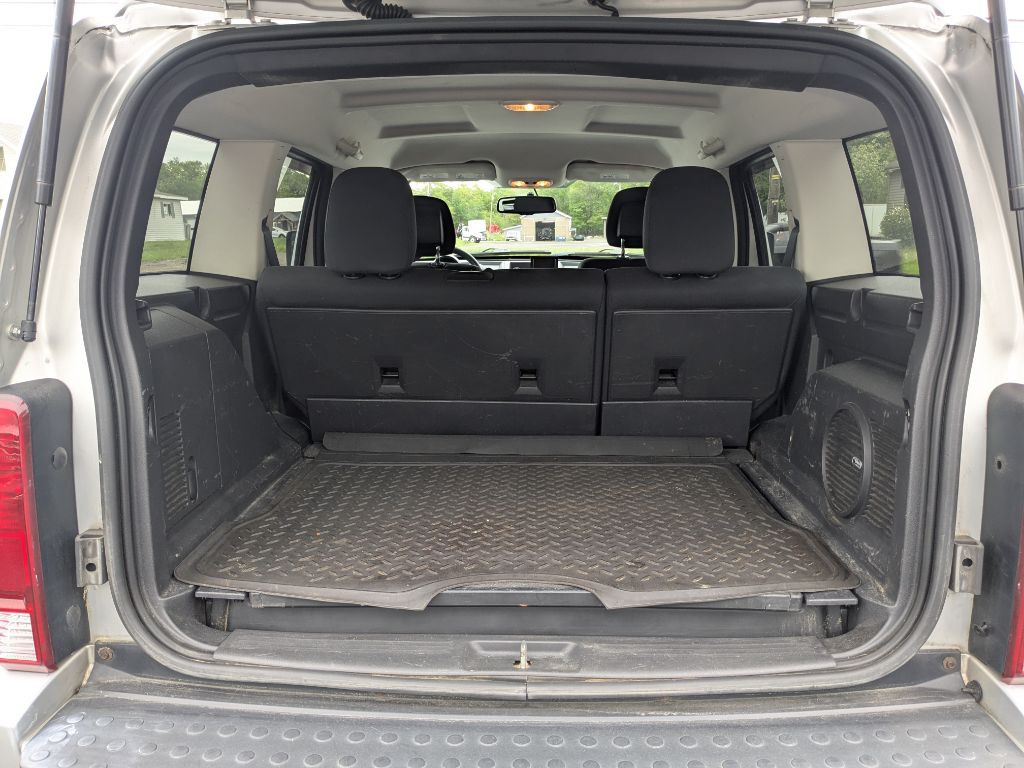 2011 Dodge Nitro Image 16