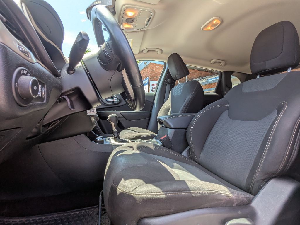 2016 Jeep Cherokee Image 7