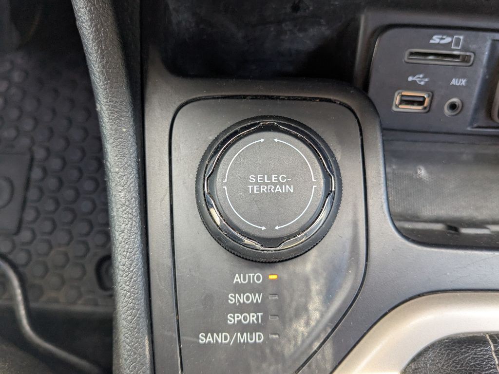 2016 Jeep Cherokee Image 18