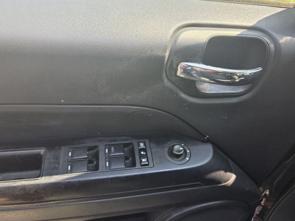 2015 Jeep Compass Image 5