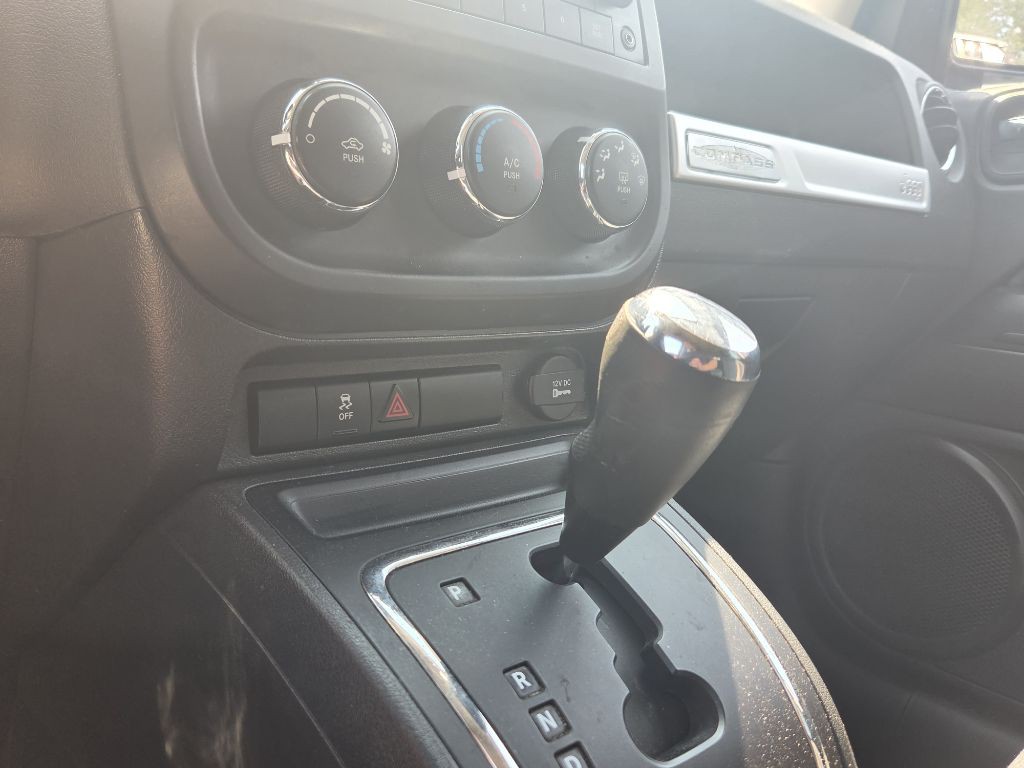 2015 Jeep Compass Image 11