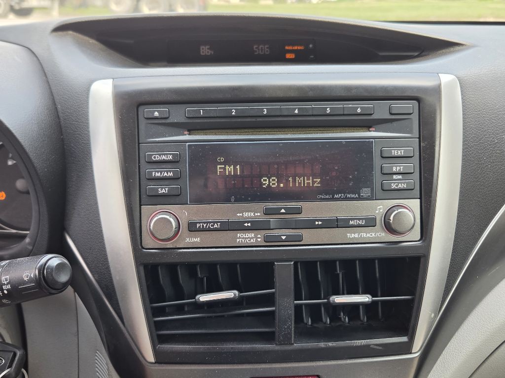 2012 Subaru Forester Image 12