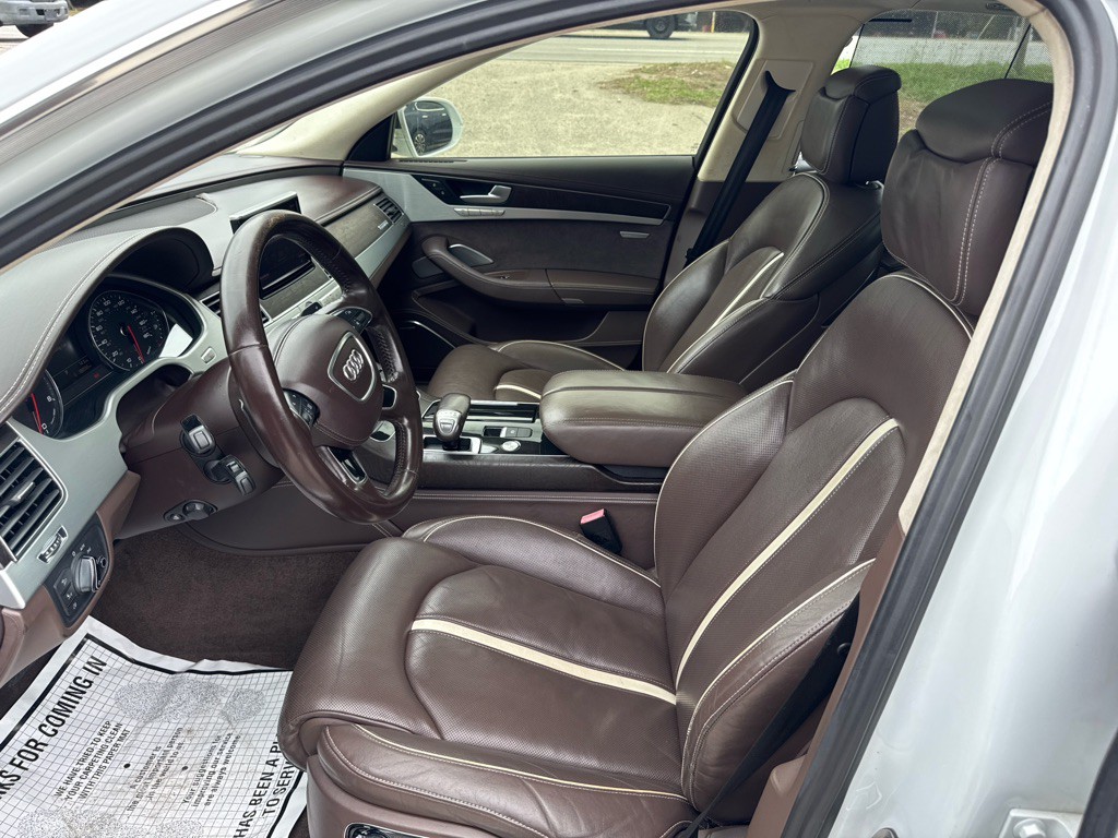 2013 Audi A8 Image 8