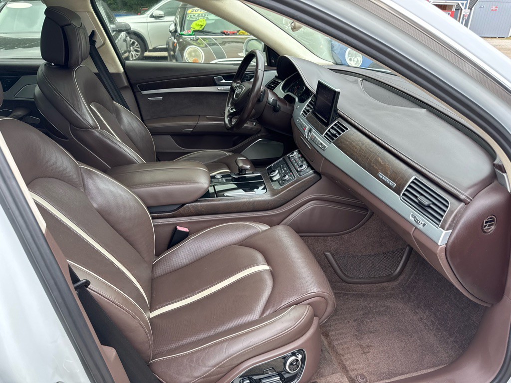 2013 Audi A8 Image 16
