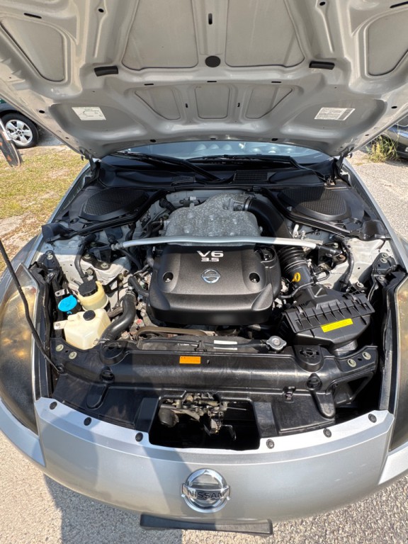 2004 Nissan 350Z Image 2