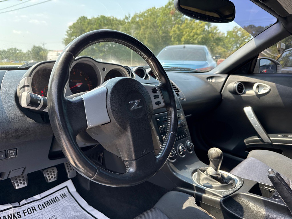 2004 Nissan 350Z Image 10