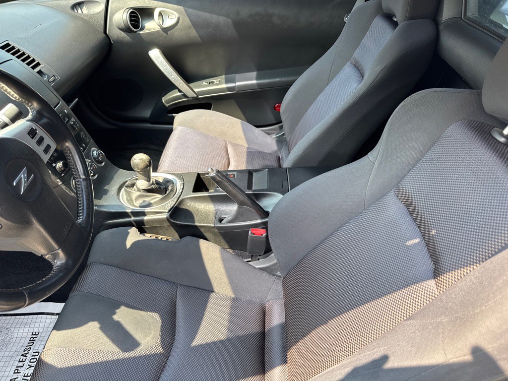 2004 Nissan 350Z Image 11