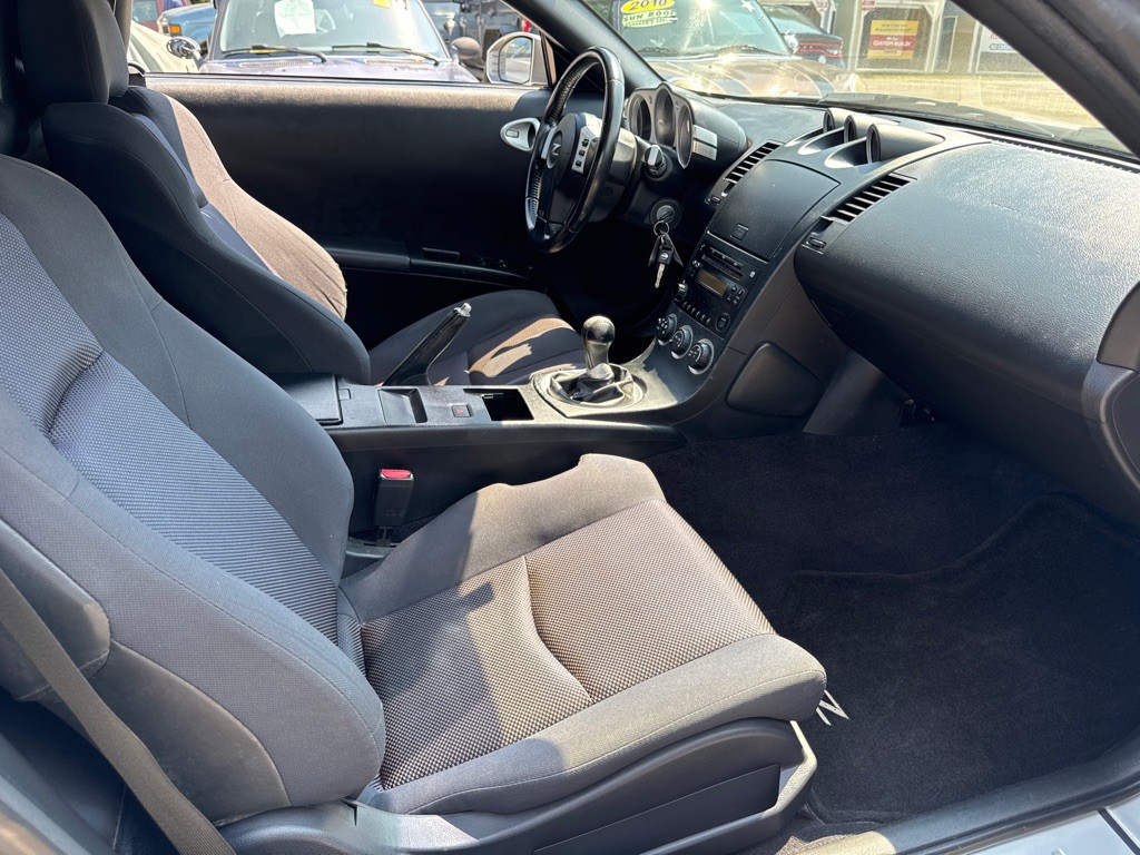 2004 Nissan 350Z Image 21