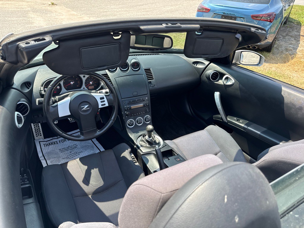 2004 Nissan 350Z Image 26