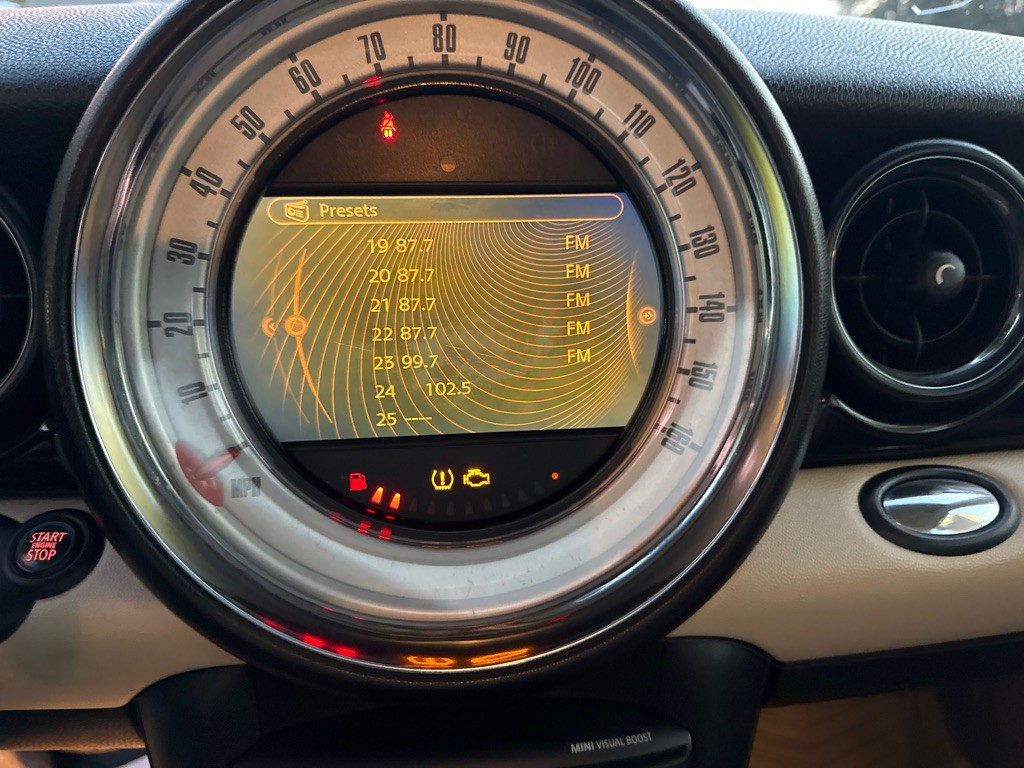 2011 MINI Cooper Image 15