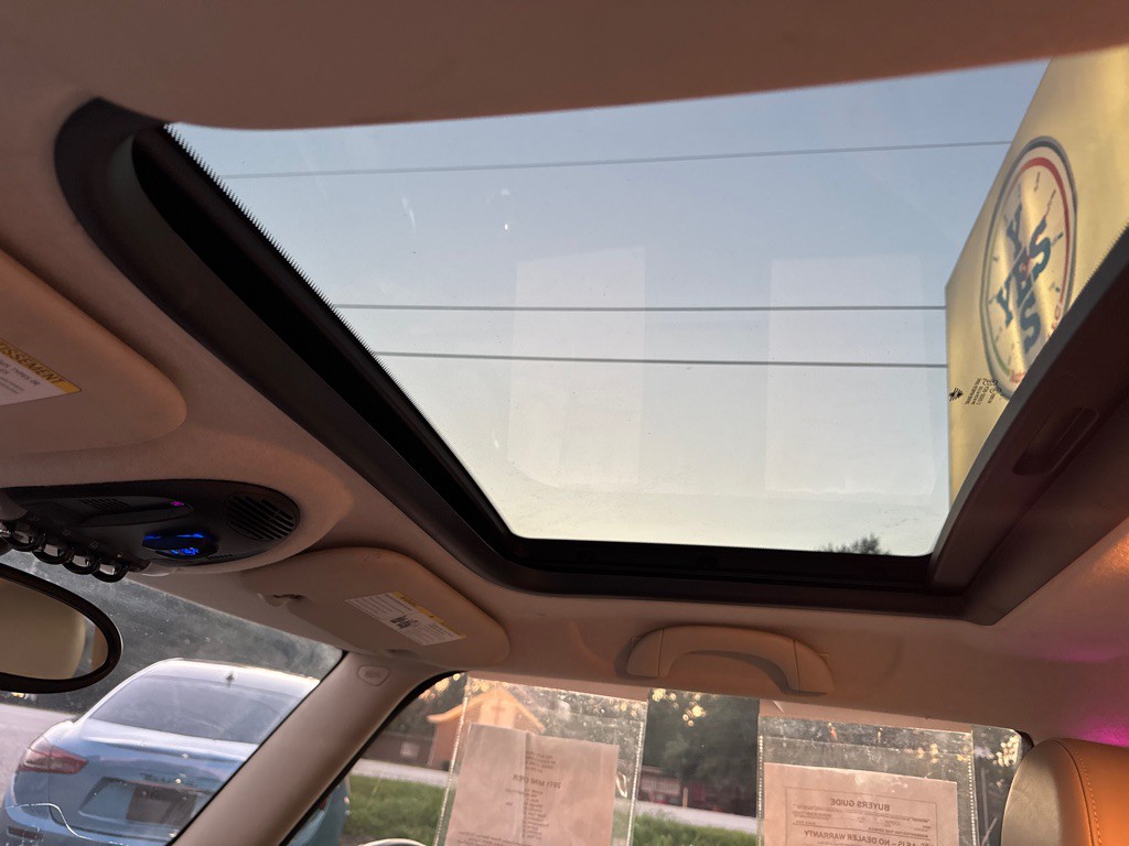 2011 MINI Cooper Image 17