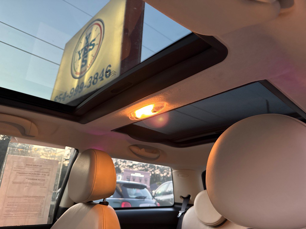 2011 MINI Cooper Image 18