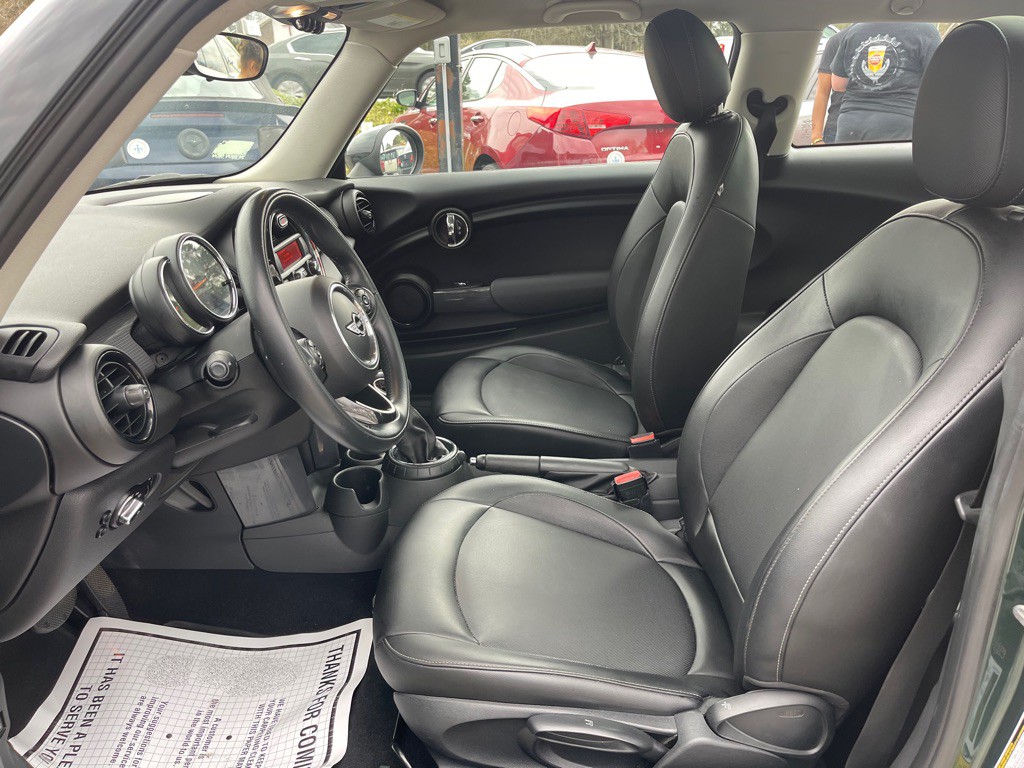 2015 MINI Cooper Image 5