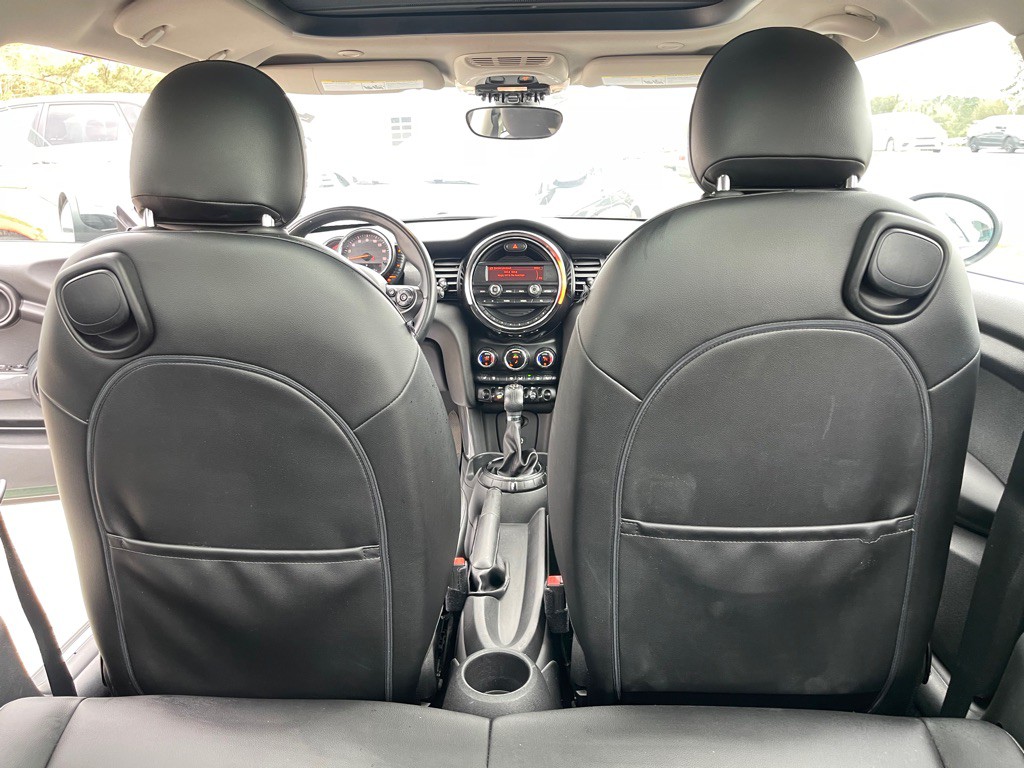 2015 MINI Cooper Image 8