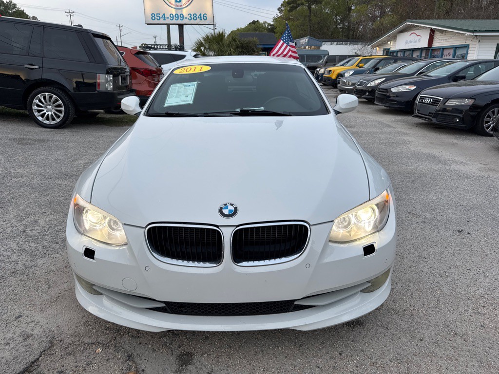 2011 BMW 3 Series Image 4