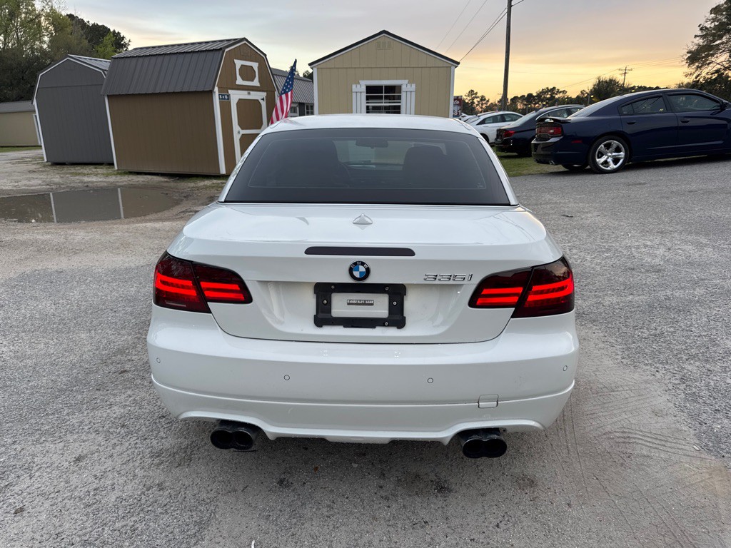 2011 BMW 3 Series Image 6