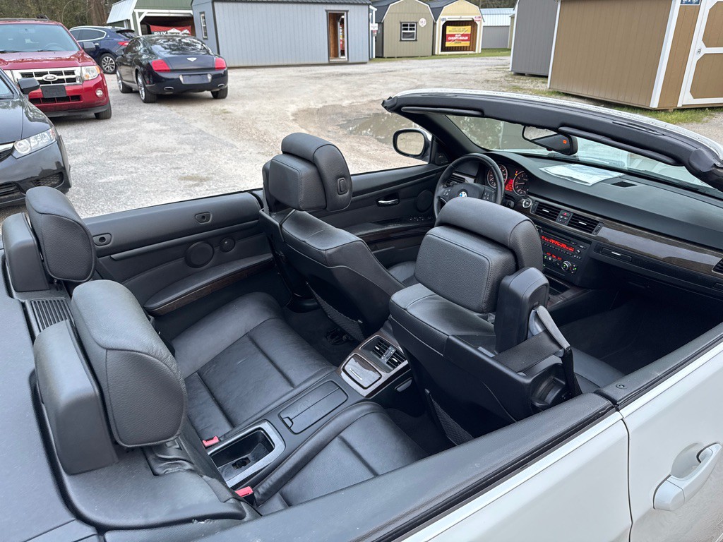 2011 BMW 3 Series Image 13