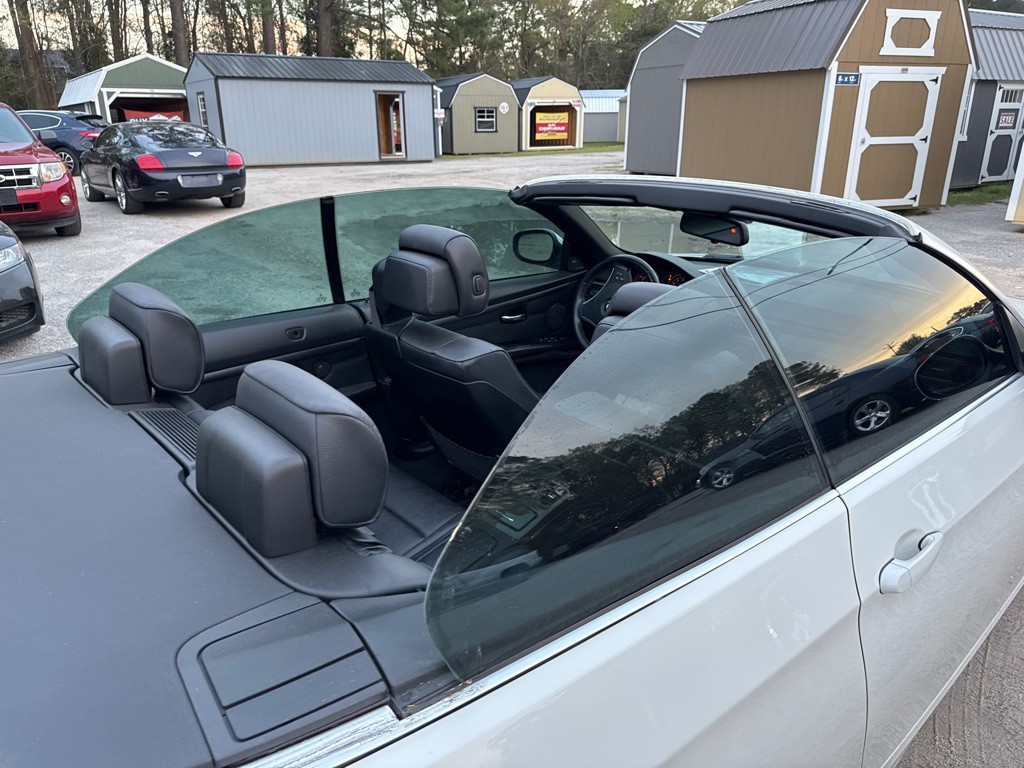 2011 BMW 3 Series Image 20