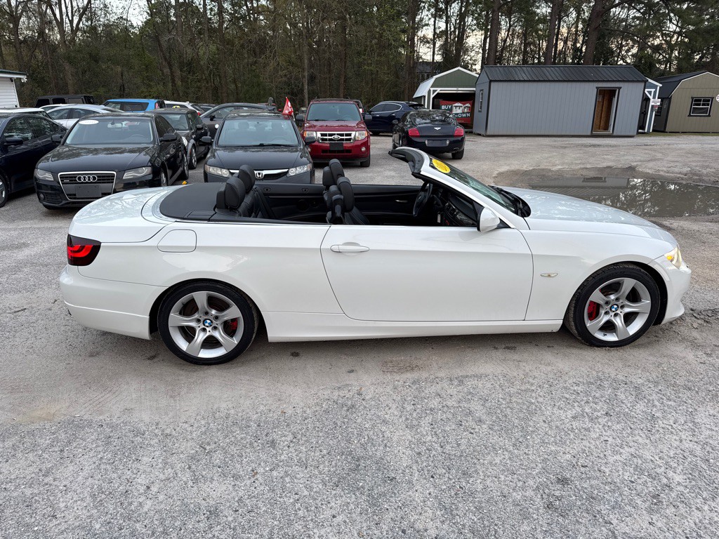 2011 BMW 3 Series Image 9