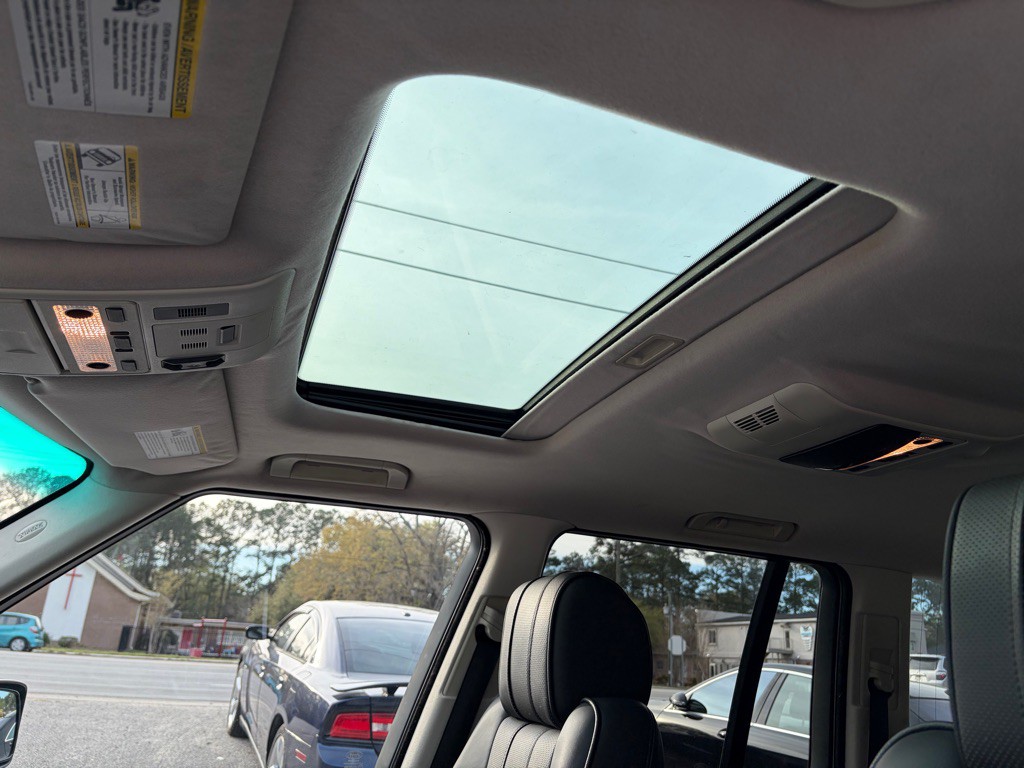 2008 Land Rover Range Rover Image 11