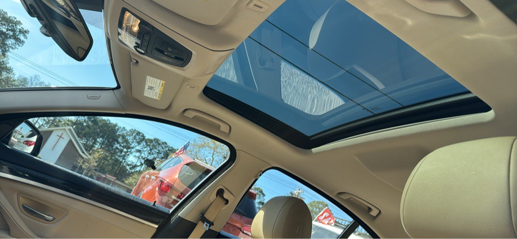 2016 BMW 5 Series Image 11