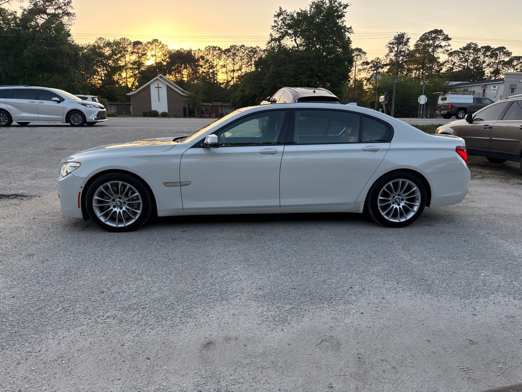 2014 BMW 7 Series Image 4