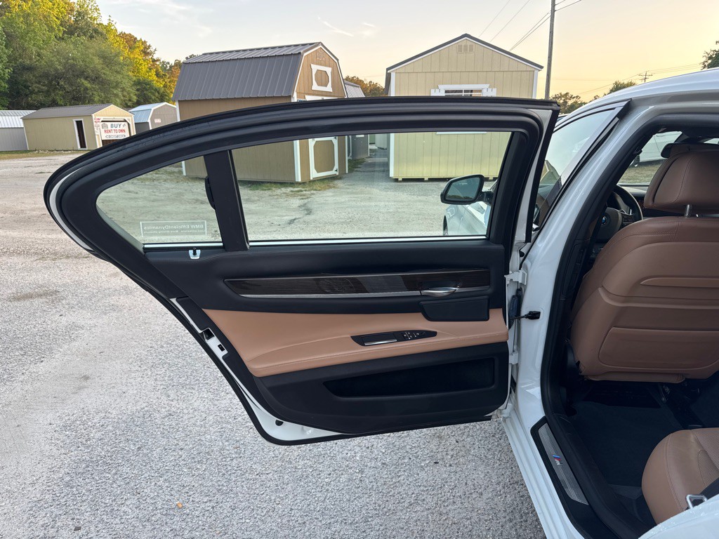 2014 BMW 7 Series Image 10