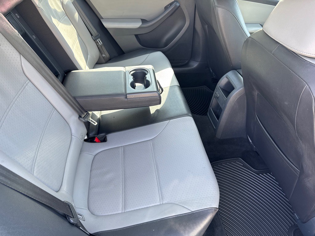 2016 Volkswagen Jetta Image 16