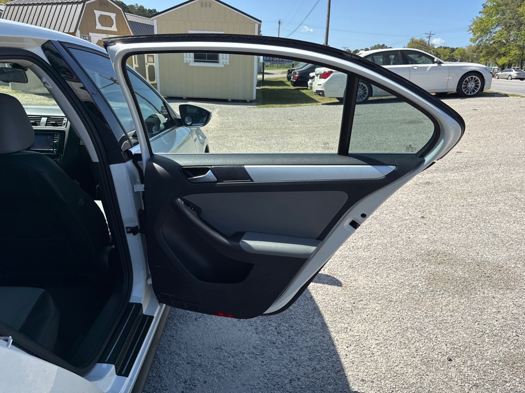 2016 Volkswagen Jetta Image 17