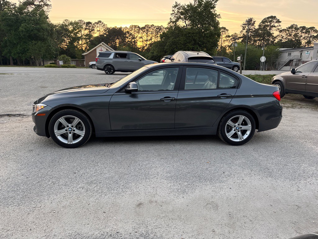 2012 BMW 3 Series Image 4