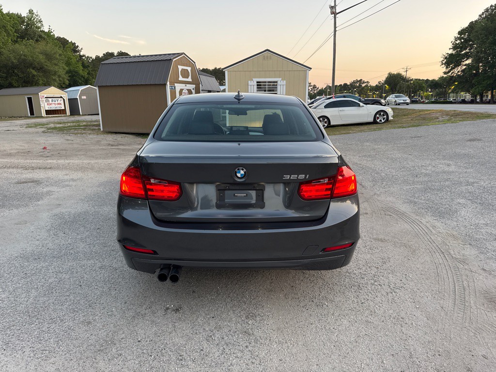 2012 BMW 3 Series Image 6