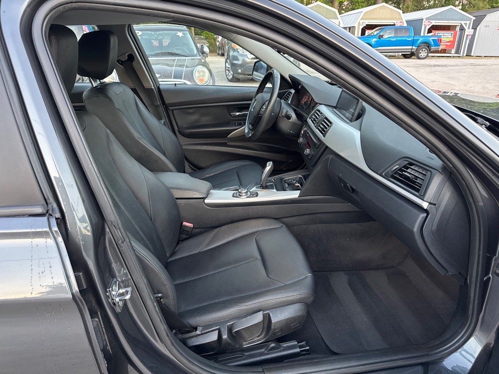 2012 BMW 3 Series Image 14