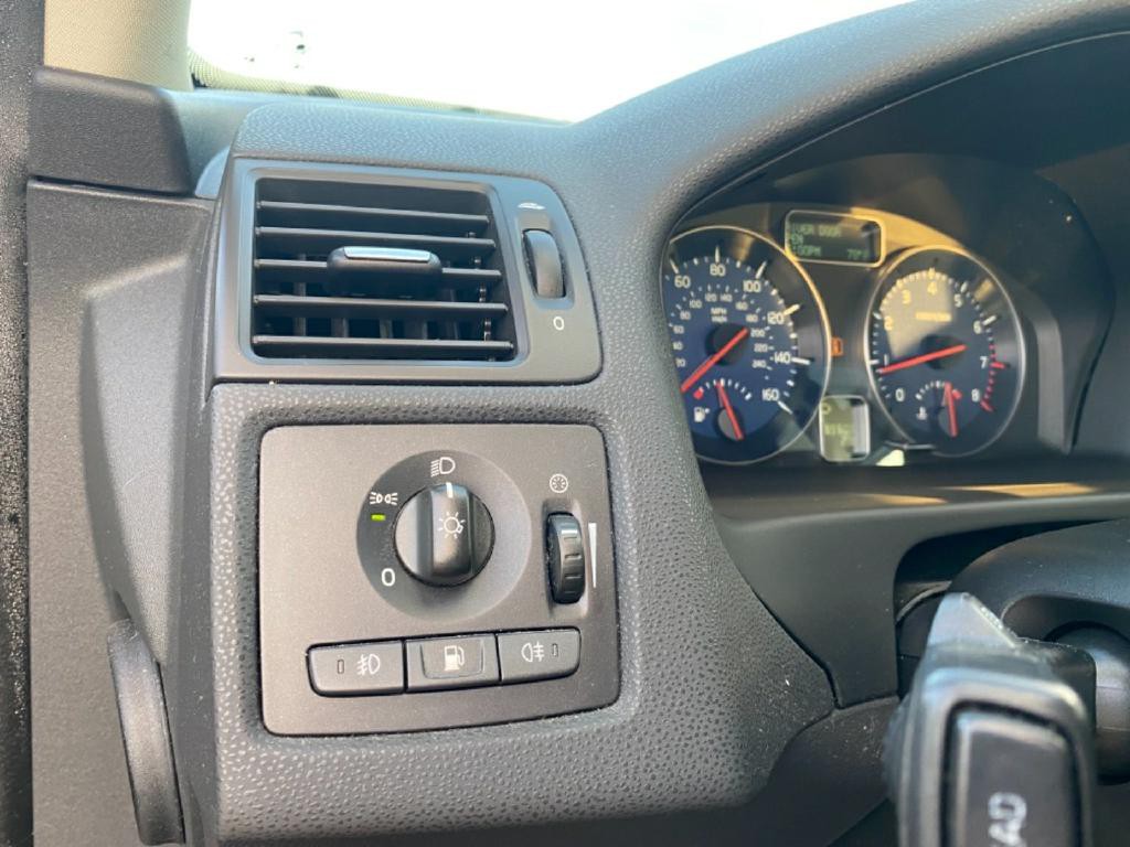 2011 Volvo C30 Image 34
