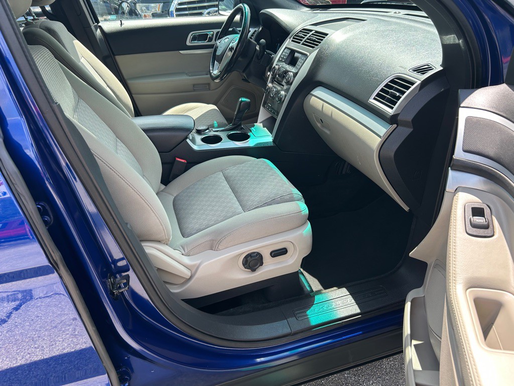 2013 Ford Explorer Image 12