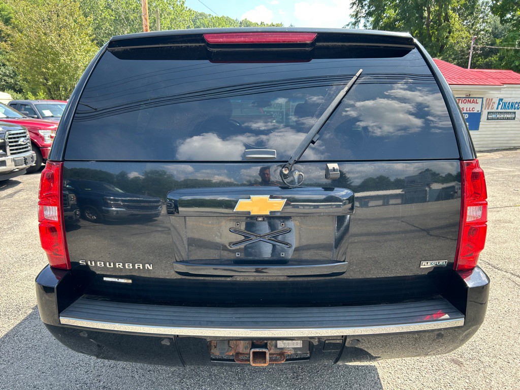 2012 Chevrolet Suburban Image 6